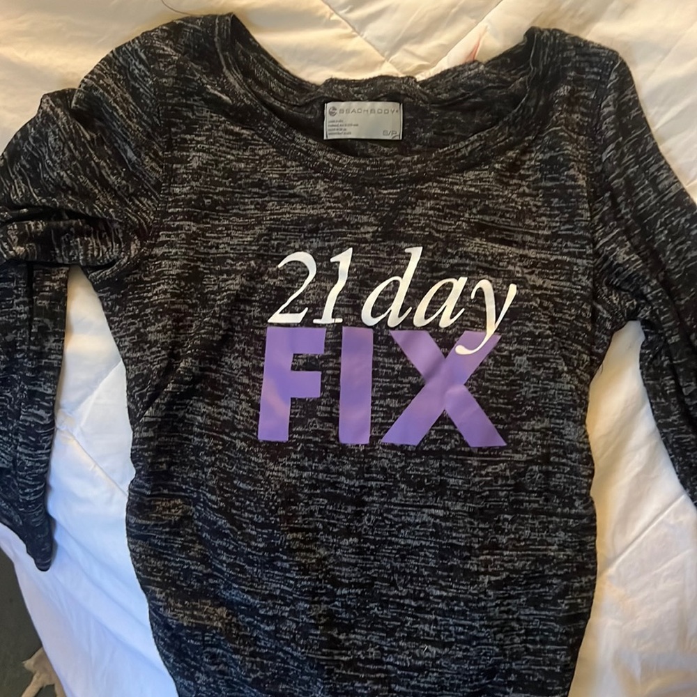 Long sleeve beachbody shirt 21 day fix